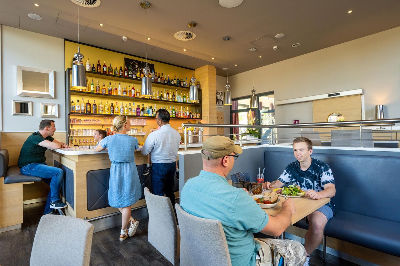 Frankfurt am Main Party Bar Melli`s Bistro & Bar image 5