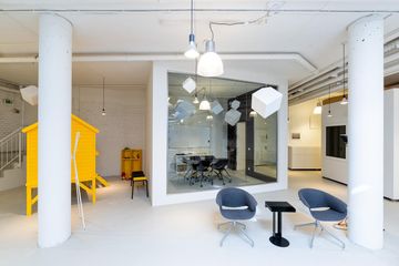 Berlin  Workshop spaces ClubHouse Meeting Room 1 image 1