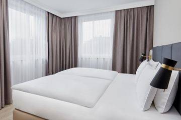 Hamburg  Conference hotels Suite image 1