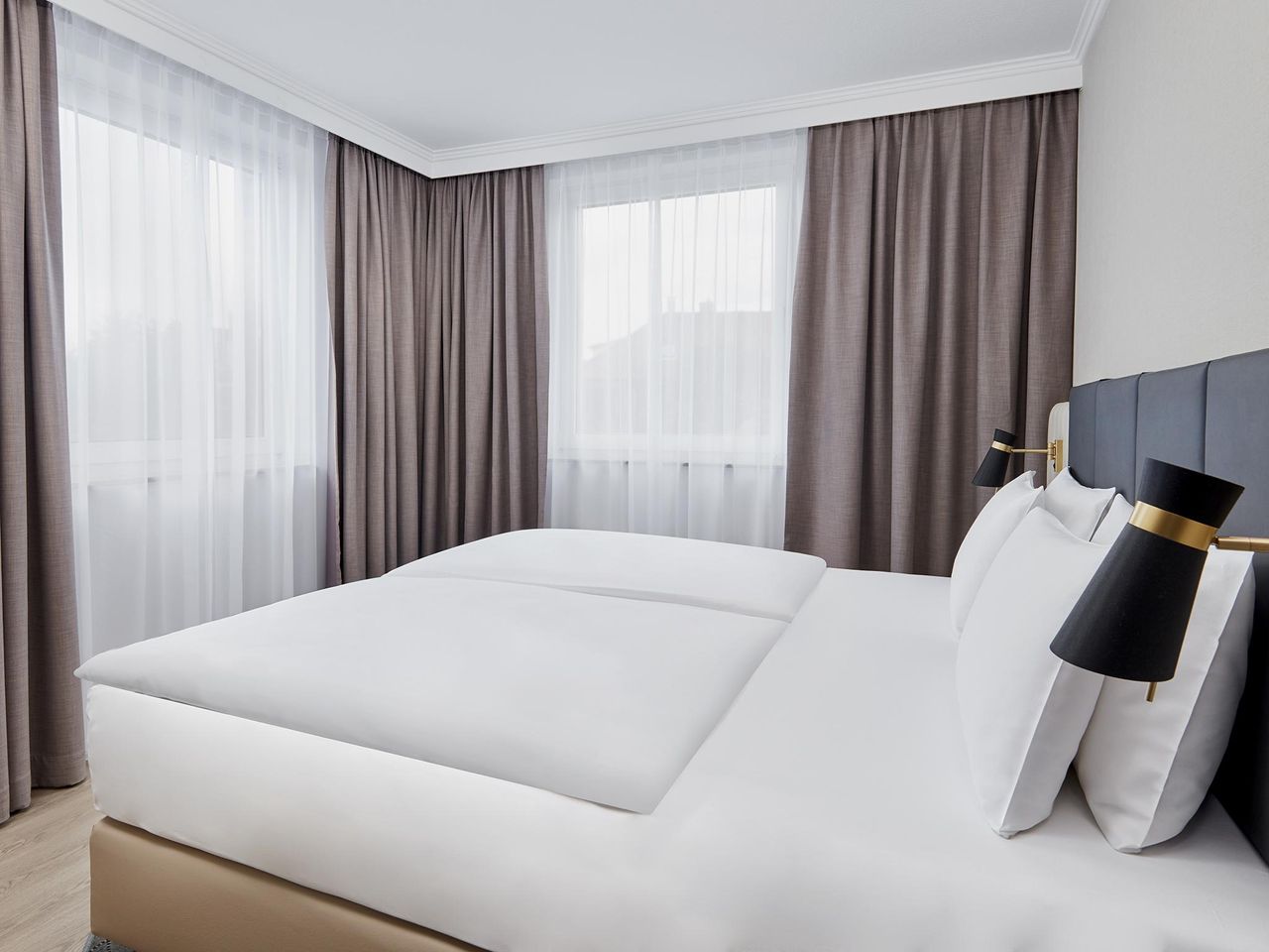 Hamburg  Conference hotels Suite image 1