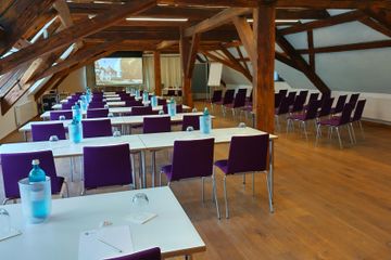 Dresden  Historisches Gebäude Winzersaal image 1