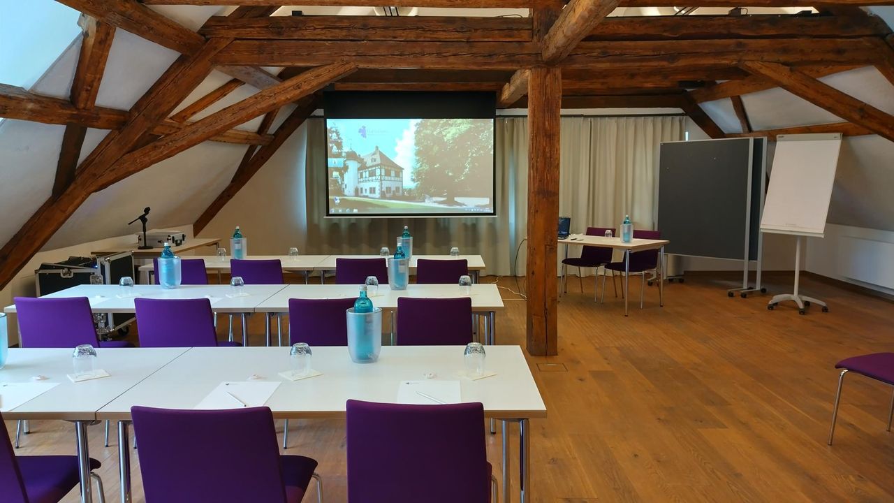 Dresden  Historisches Gebäude Winzersaal image 2