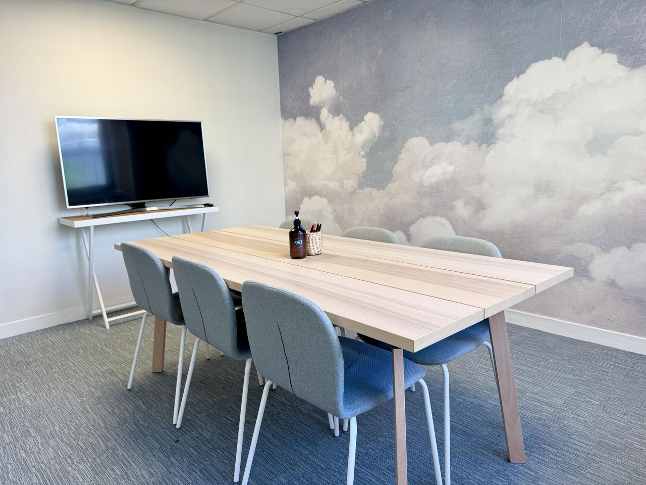 Clichy Creative Meeting Coworking spaces Clichy Salle créative image 2