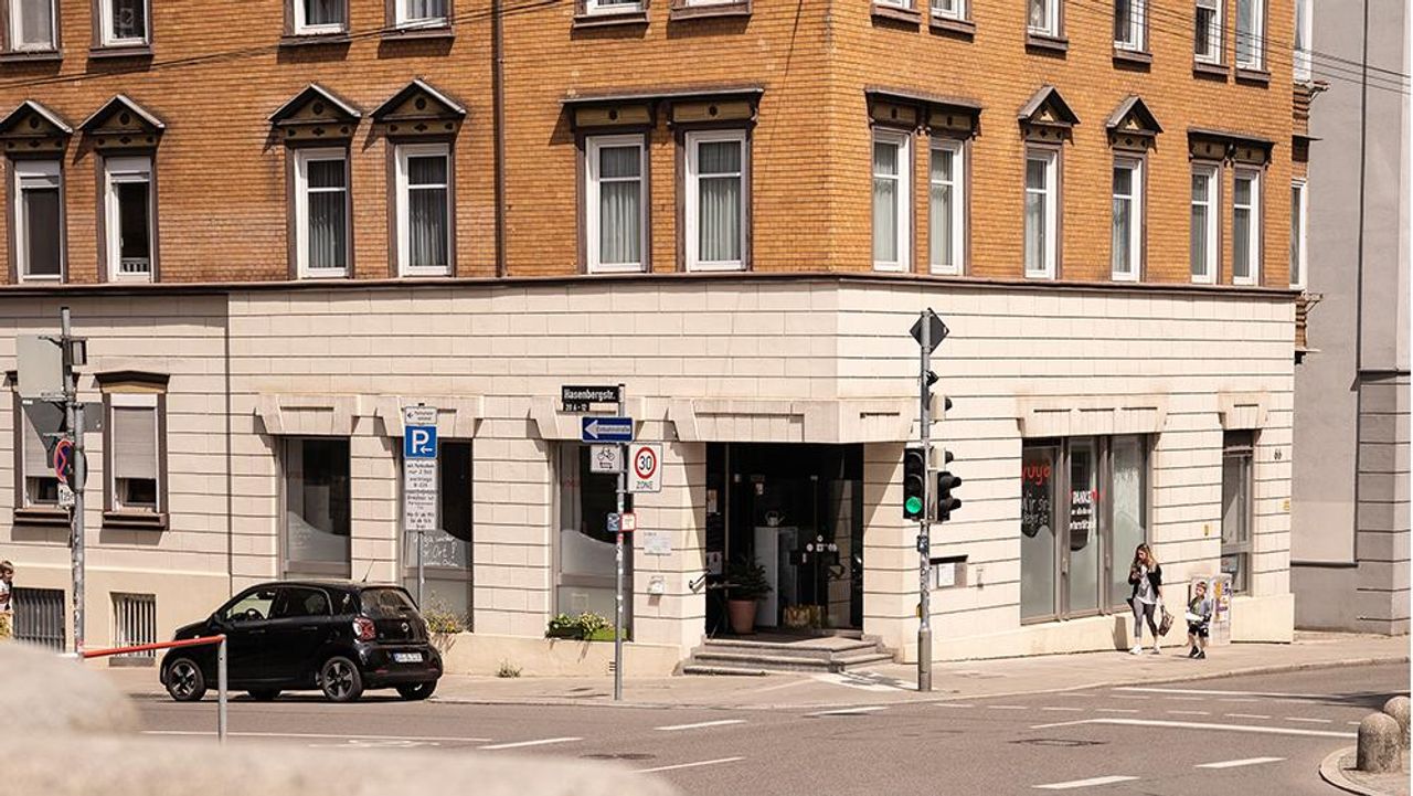 Stuttgart  Tagungsraum LUNCA - Toller Meetingraum in Stgt West für bis zu 8 Personen image 1