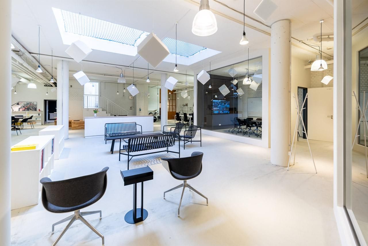 Berlin  Workshop spaces ClubHouse Meeting Room 2 image 1