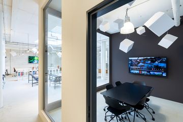 Berlin  Workshop spaces ClubHouse Meeting Room 2 image 0