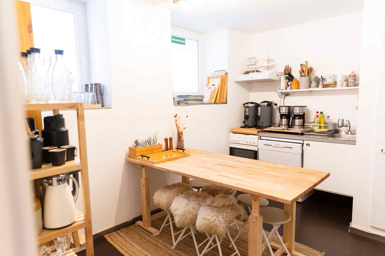 Stuttgart Mobiles Arbeiten Tagungsräume LUNCA - Kreativraumvermietung Stuttgart West image 45